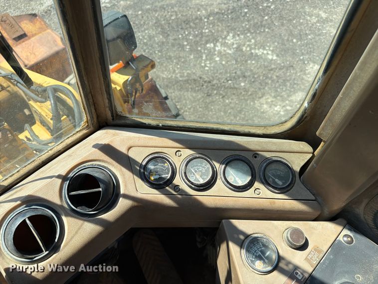 image for item EF2466 1993 Caterpillar 936F wheel loader