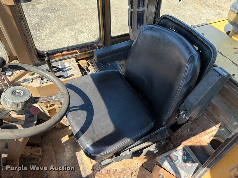 image for item EF2466 1993 Caterpillar 936F wheel loader