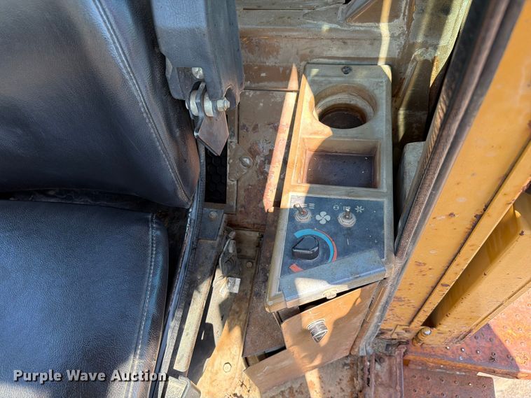 image for item EF2466 1993 Caterpillar 936F wheel loader
