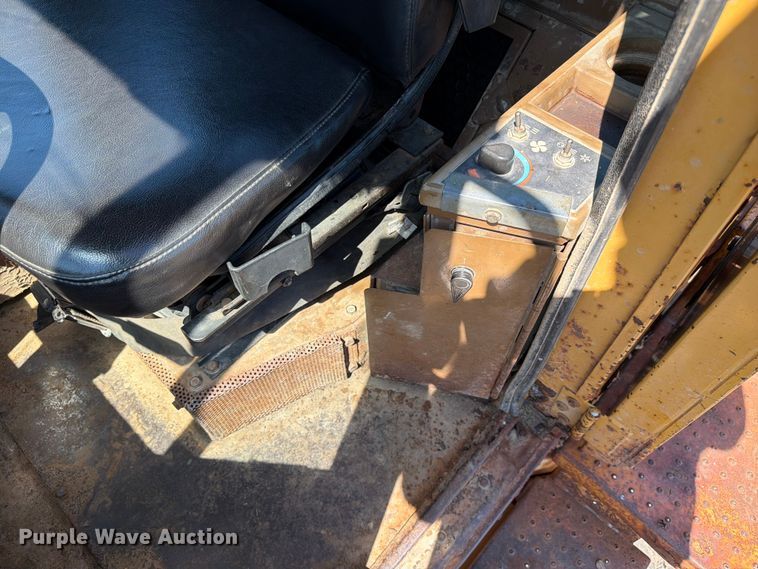 image for item EF2466 1993 Caterpillar 936F wheel loader
