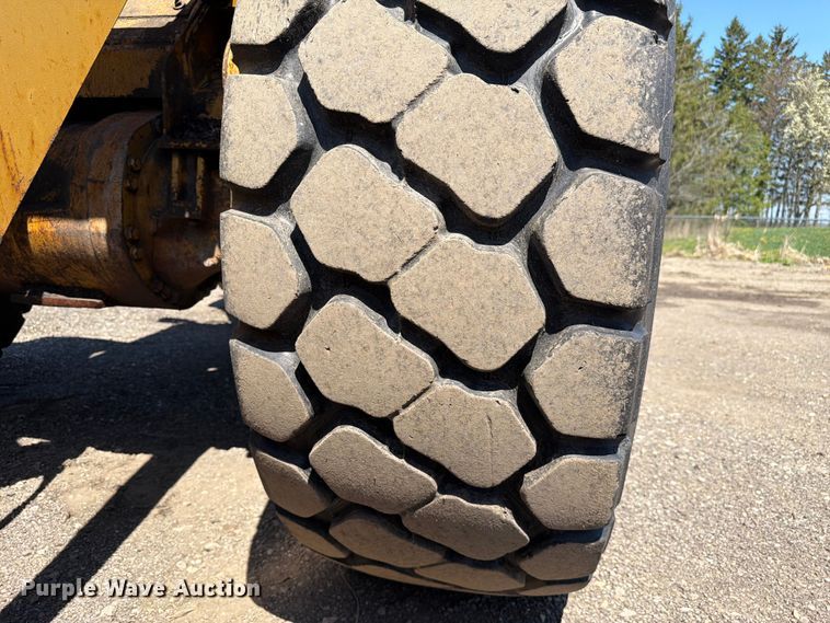 image for item EF2466 1993 Caterpillar 936F wheel loader