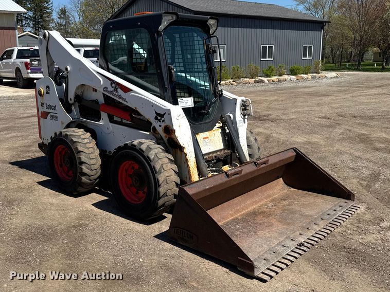 image for item EF2467 2018 Bobcat S740 skid steer loader