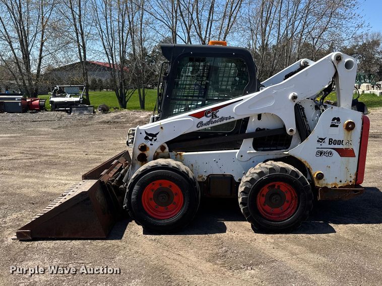image for item EF2467 2018 Bobcat S740 skid steer loader