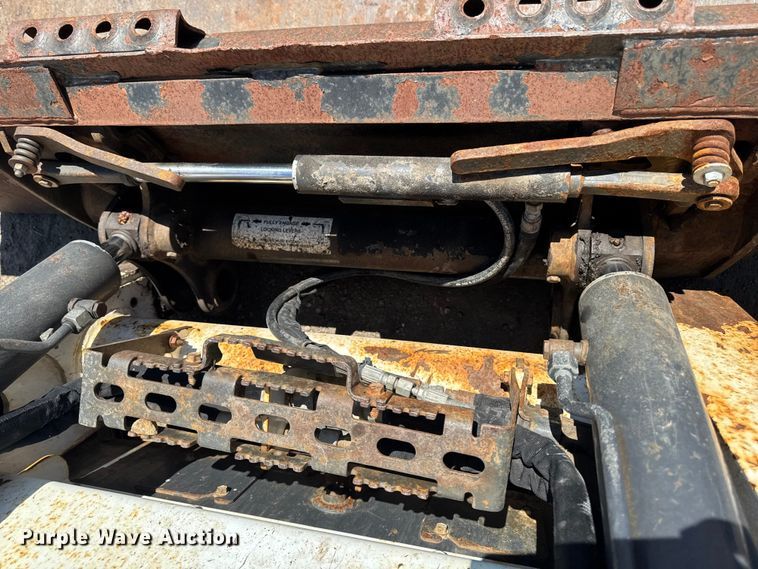 image for item EF2467 2018 Bobcat S740 skid steer loader