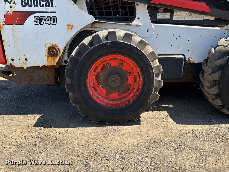 image for item EF2467 2018 Bobcat S740 skid steer loader