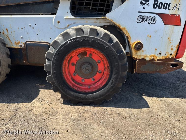 image for item EF2467 2018 Bobcat S740 skid steer loader