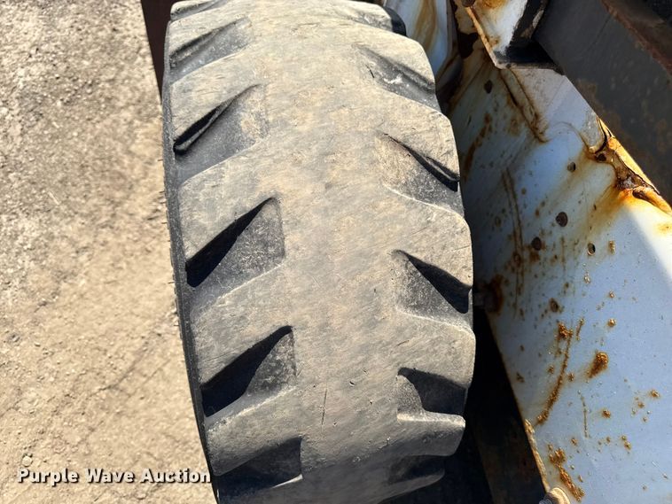 image for item EF2467 2018 Bobcat S740 skid steer loader