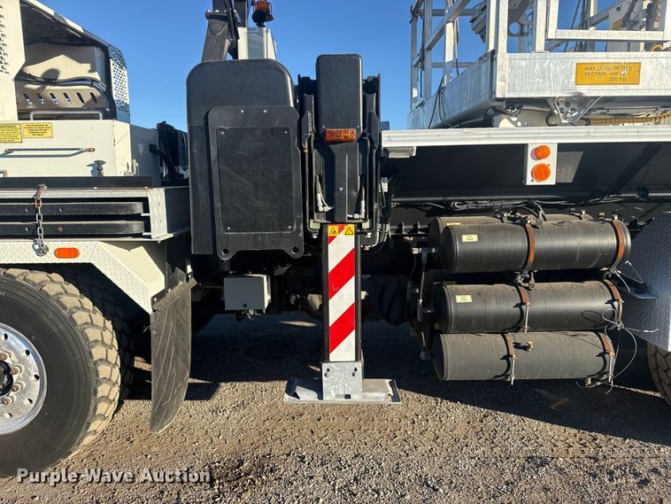 image for item EG1923 2015 Tor Truck, R.P.M. Tech Inc. BC-10610-TS bucket truck