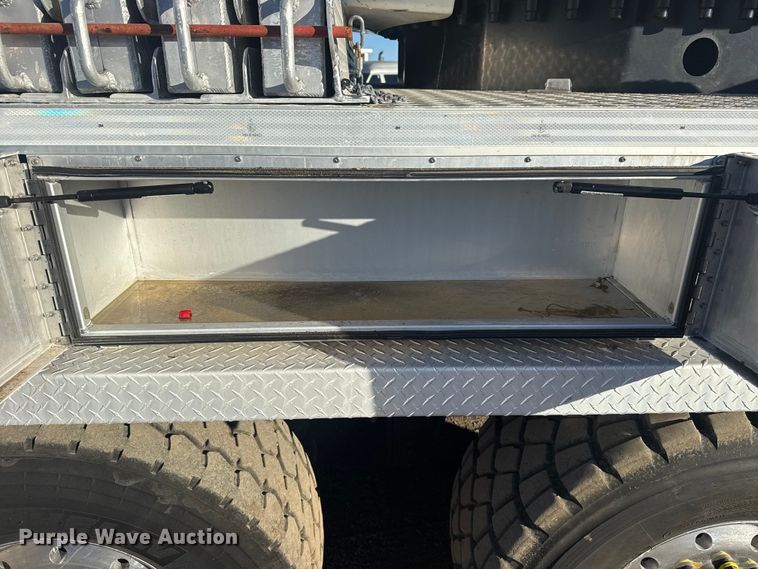image for item EG1923 2015 Tor Truck, R.P.M. Tech Inc. BC-10610-TS bucket truck