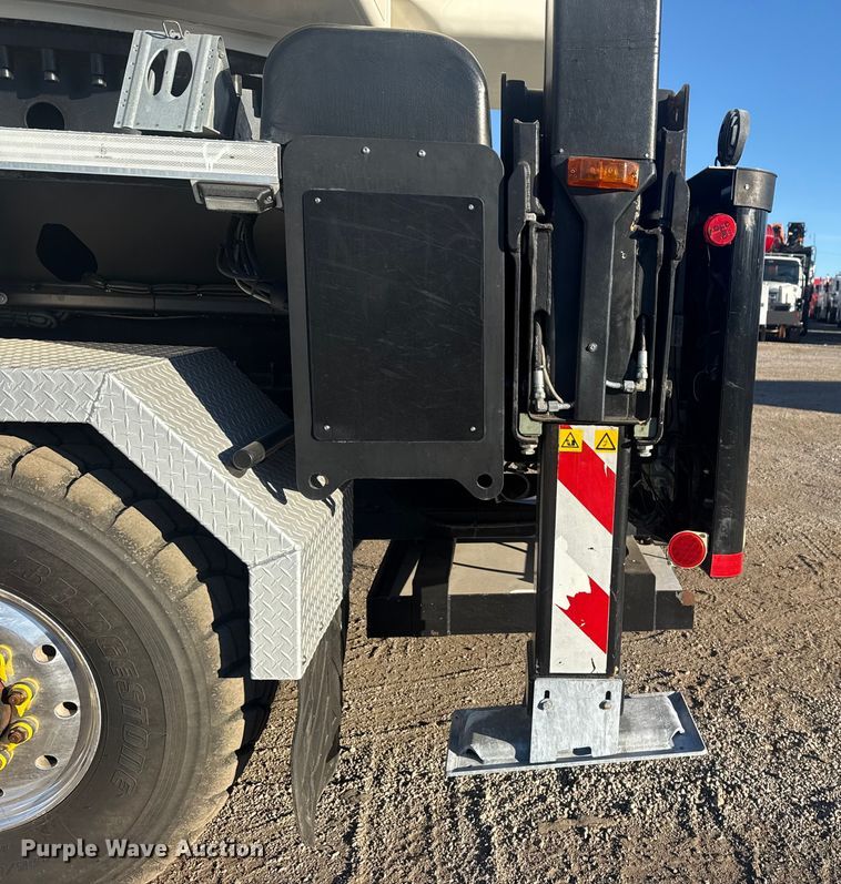 image for item EG1923 2015 Tor Truck, R.P.M. Tech Inc. BC-10610-TS bucket truck