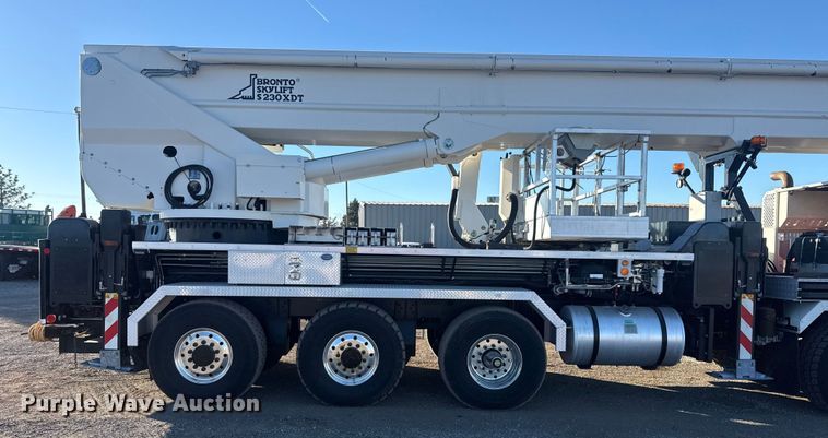 image for item EG1923 2015 Tor Truck, R.P.M. Tech Inc. BC-10610-TS bucket truck