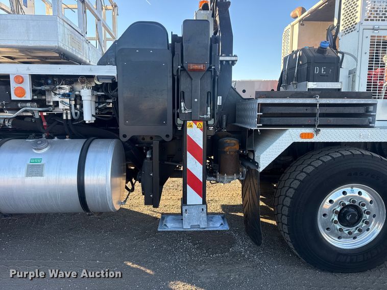 image for item EG1923 2015 Tor Truck, R.P.M. Tech Inc. BC-10610-TS bucket truck
