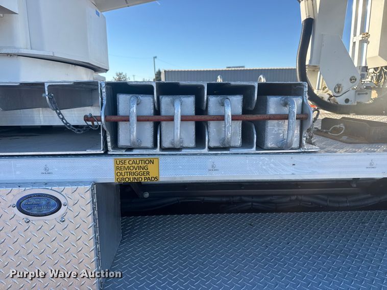 image for item EG1923 2015 Tor Truck, R.P.M. Tech Inc. BC-10610-TS bucket truck