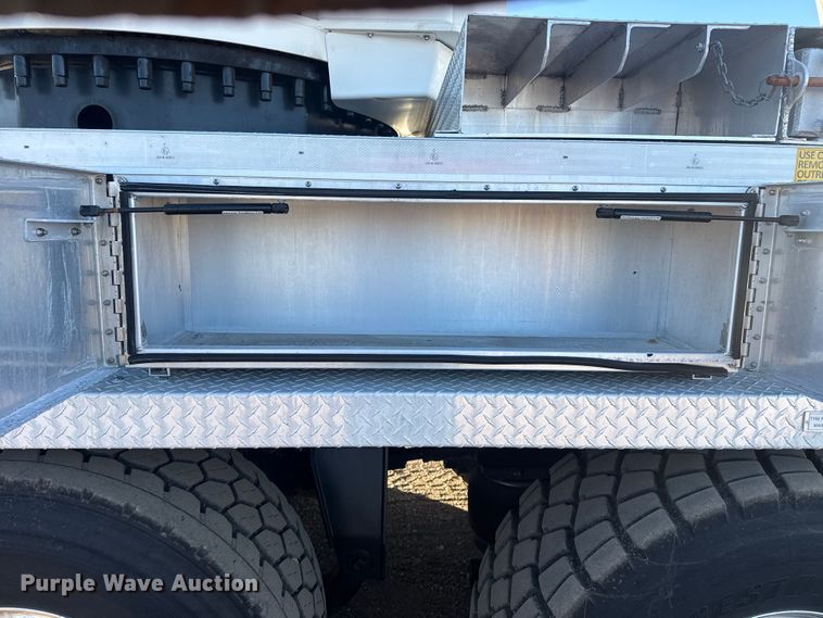 image for item EG1923 2015 Tor Truck, R.P.M. Tech Inc. BC-10610-TS bucket truck