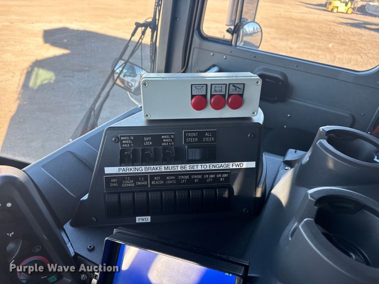 image for item EG1923 2015 Tor Truck, R.P.M. Tech Inc. BC-10610-TS bucket truck