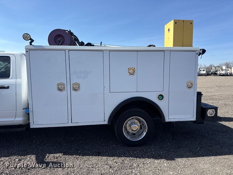 image for item EG8894 2018 Ram  5500 HD utility / service truck