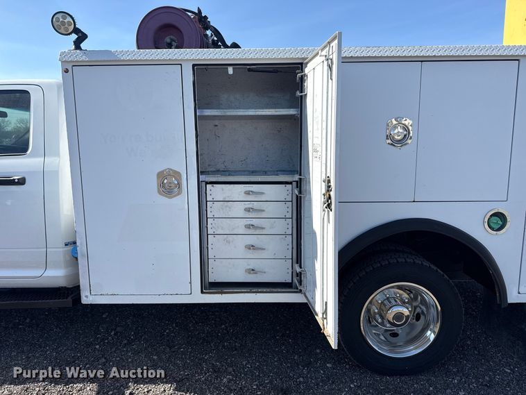 image for item EG8894 2018 Ram  5500 HD utility / service truck