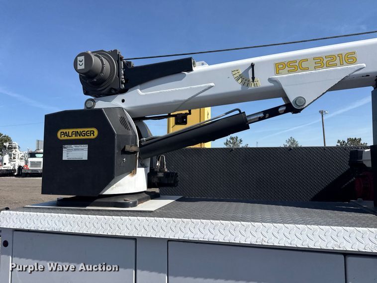 image for item EG8894 2018 Ram  5500 HD utility / service truck