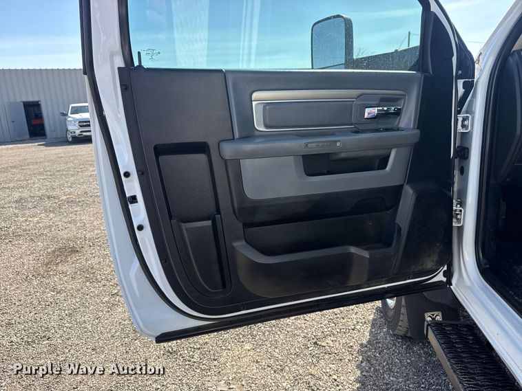image for item EG8894 2018 Ram  5500 HD utility / service truck
