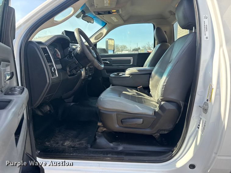 image for item EG8894 2018 Ram  5500 HD utility / service truck
