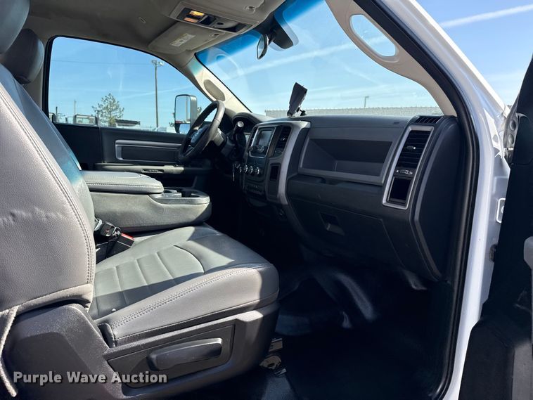 image for item EG8894 2018 Ram  5500 HD utility / service truck