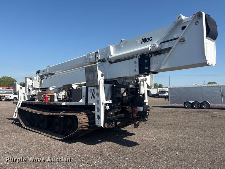 image for item EG8953 Prinoth GT 3000 track carrier with bucket lift