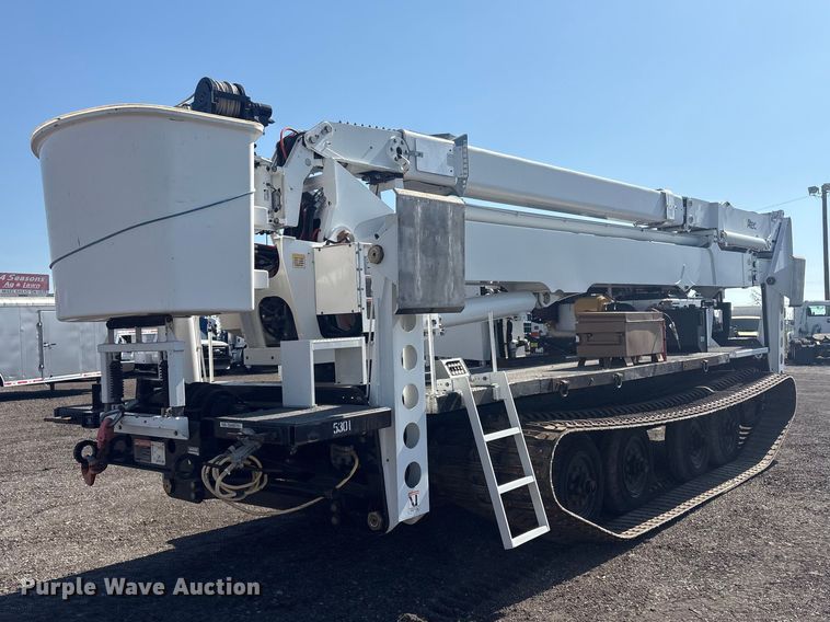 image for item EG8953 Prinoth GT 3000 track carrier with bucket lift