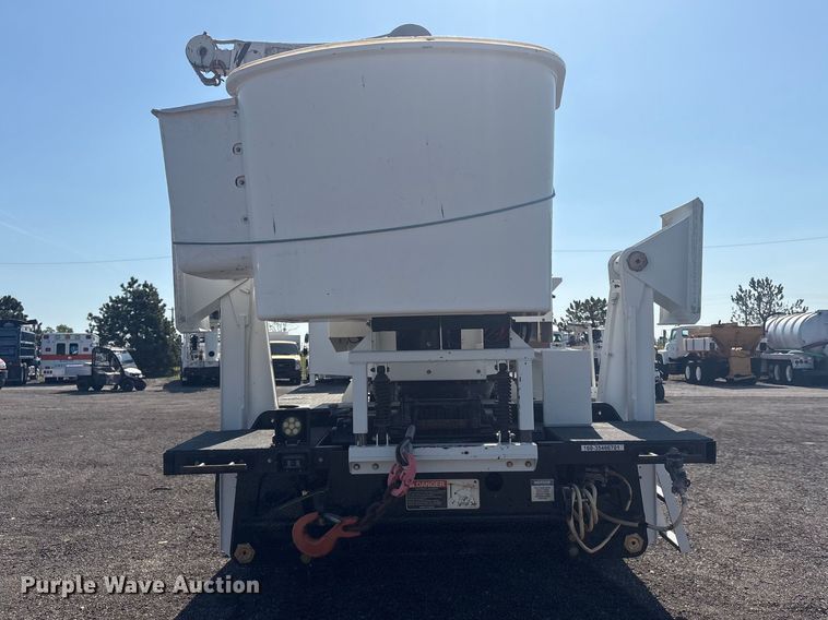 image for item EG8953 Prinoth GT 3000 track carrier with bucket lift