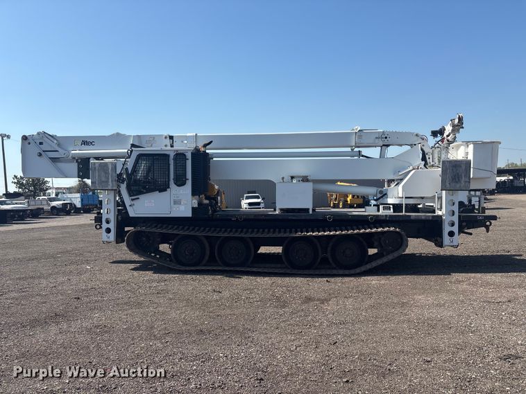 image for item EG8953 Prinoth GT 3000 track carrier with bucket lift