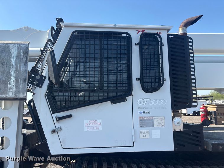 image for item EG8953 Prinoth GT 3000 track carrier with bucket lift