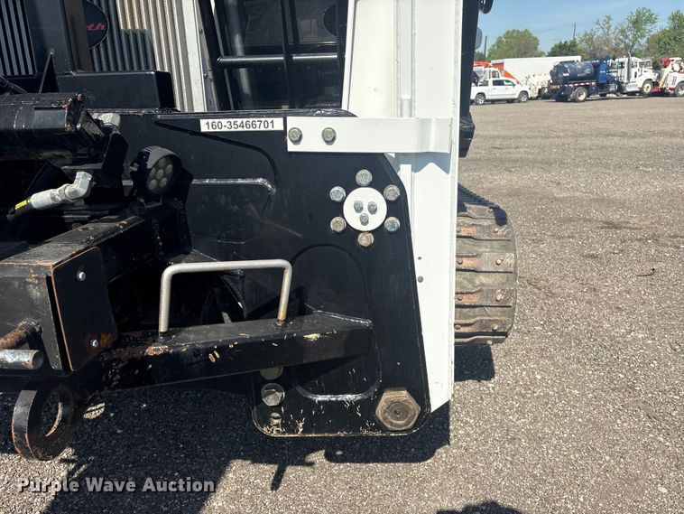 image for item EG8953 Prinoth GT 3000 track carrier with bucket lift