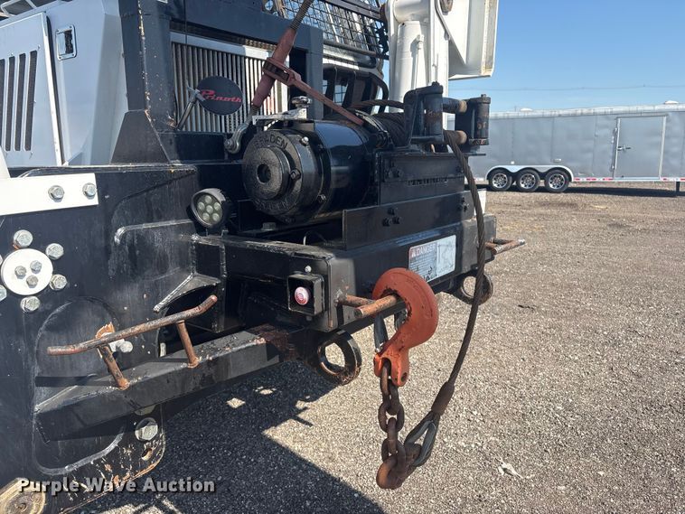 image for item EG8953 Prinoth GT 3000 track carrier with bucket lift