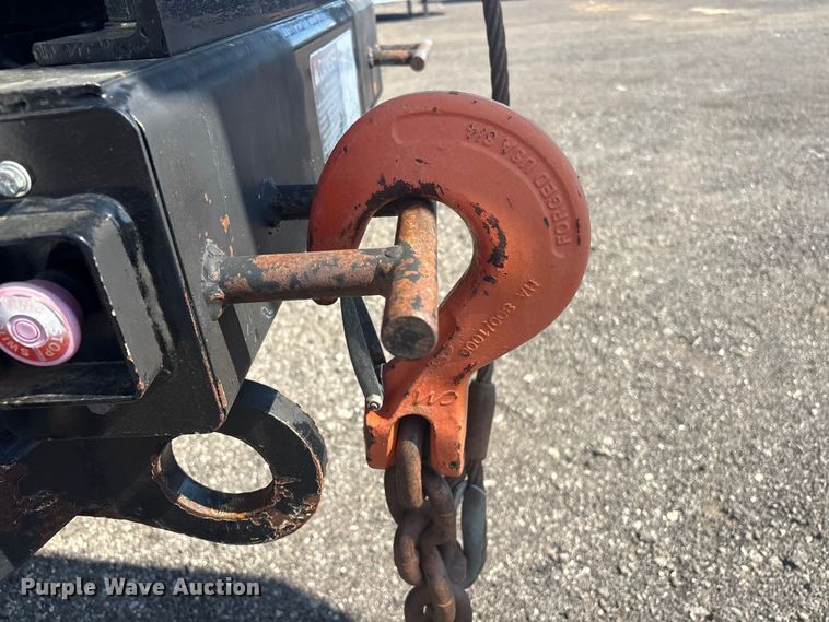 image for item EG8953 Prinoth GT 3000 track carrier with bucket lift