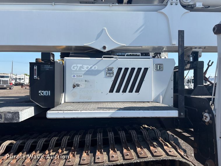 image for item EG8953 Prinoth GT 3000 track carrier with bucket lift