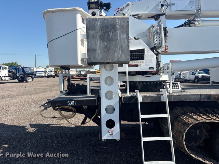 image for item EG8953 Prinoth GT 3000 track carrier with bucket lift