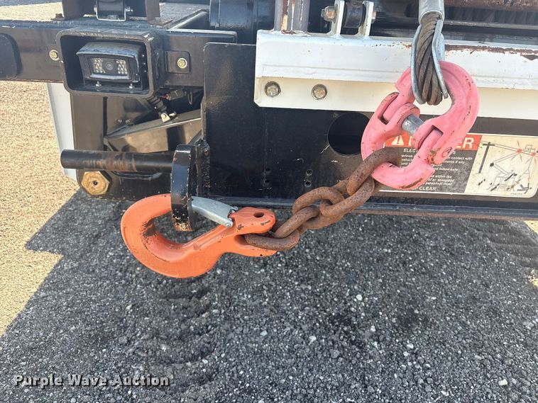 image for item EG8953 Prinoth GT 3000 track carrier with bucket lift