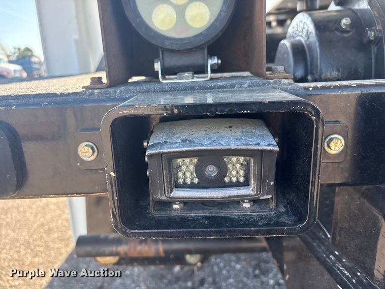 image for item EG8953 Prinoth GT 3000 track carrier with bucket lift