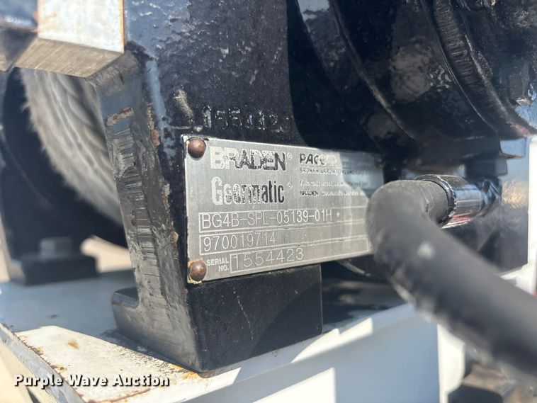 image for item EG8953 Prinoth GT 3000 track carrier with bucket lift