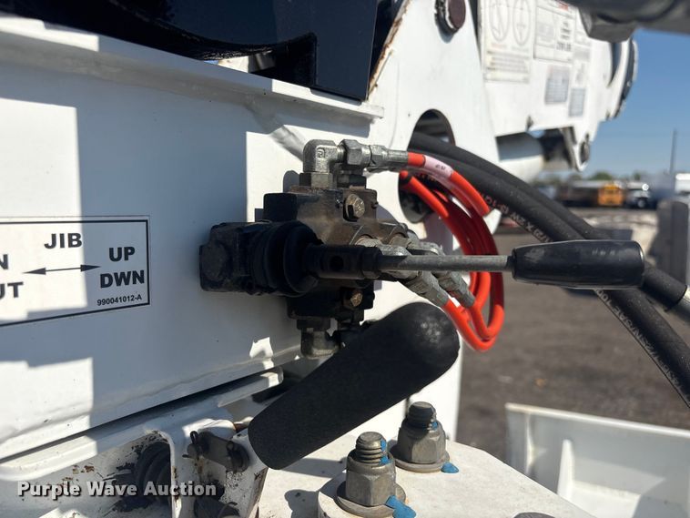 image for item EG8953 Prinoth GT 3000 track carrier with bucket lift