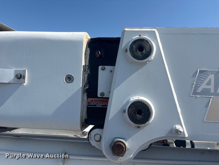 image for item EG8953 Prinoth GT 3000 track carrier with bucket lift