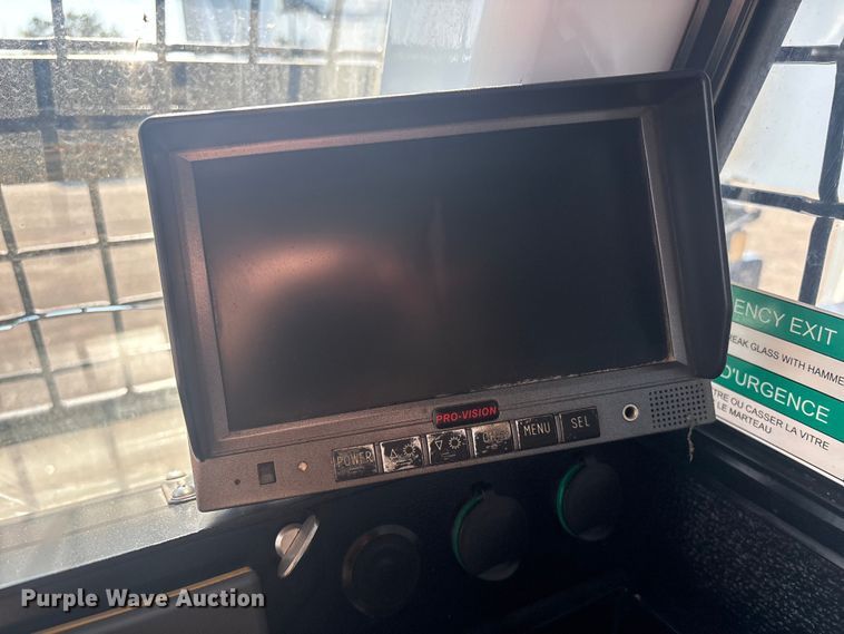 image for item EG8953 Prinoth GT 3000 track carrier with bucket lift