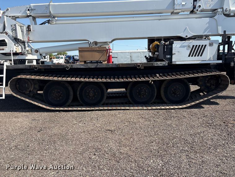 image for item EG8953 Prinoth GT 3000 track carrier with bucket lift