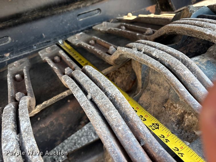 image for item EG8953 Prinoth GT 3000 track carrier with bucket lift