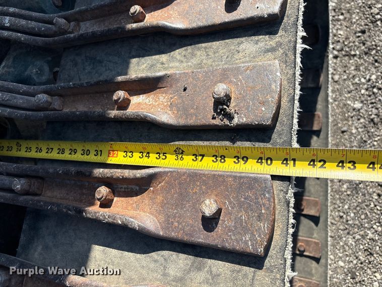 image for item EG8953 Prinoth GT 3000 track carrier with bucket lift