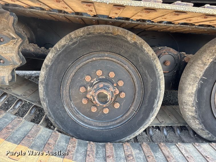 image for item EG8953 Prinoth GT 3000 track carrier with bucket lift