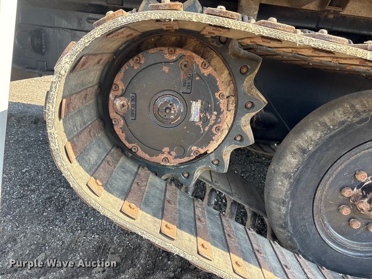 image for item EG8953 Prinoth GT 3000 track carrier with bucket lift