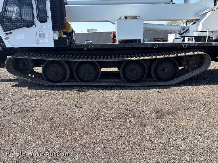 image for item EG8953 Prinoth GT 3000 track carrier with bucket lift