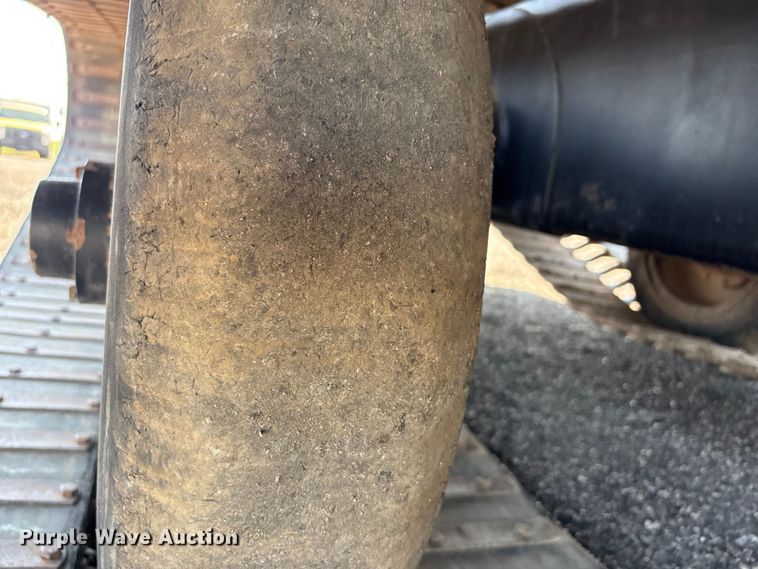 image for item EG8953 Prinoth GT 3000 track carrier with bucket lift