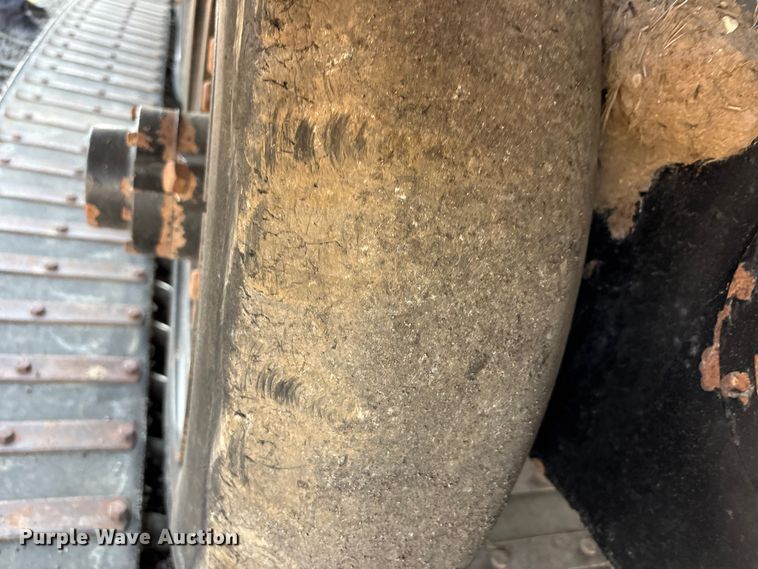 image for item EG8953 Prinoth GT 3000 track carrier with bucket lift