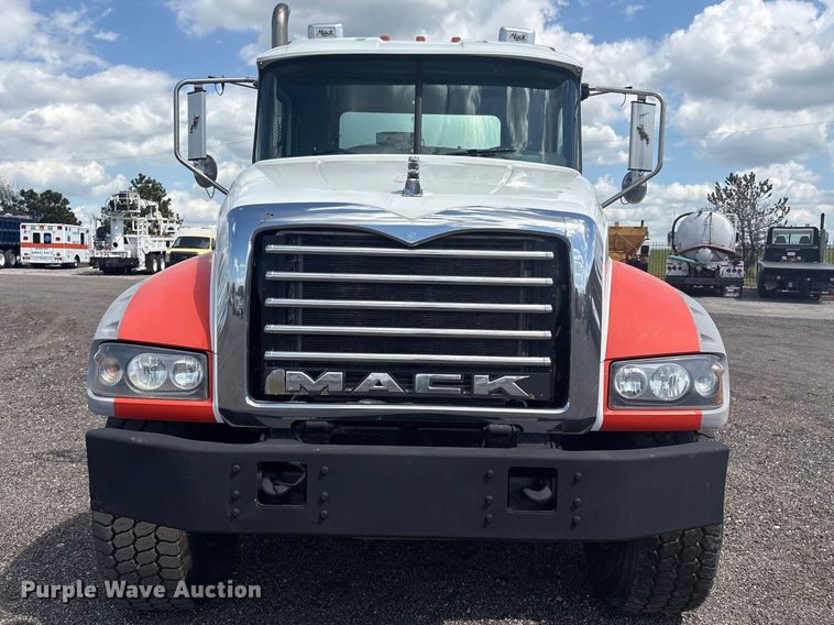 image for item EG8961 2012 Mack GU713 vacuum truck